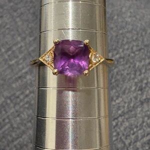 Gorgeous 10K Yellow Gold Natural Amethyst & Diamond Accent Ring